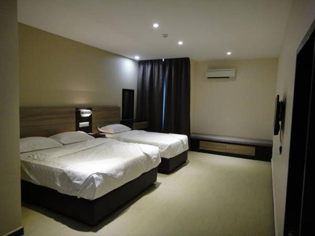 Galaxy Hotel Simpang Ampat  Exterior photo