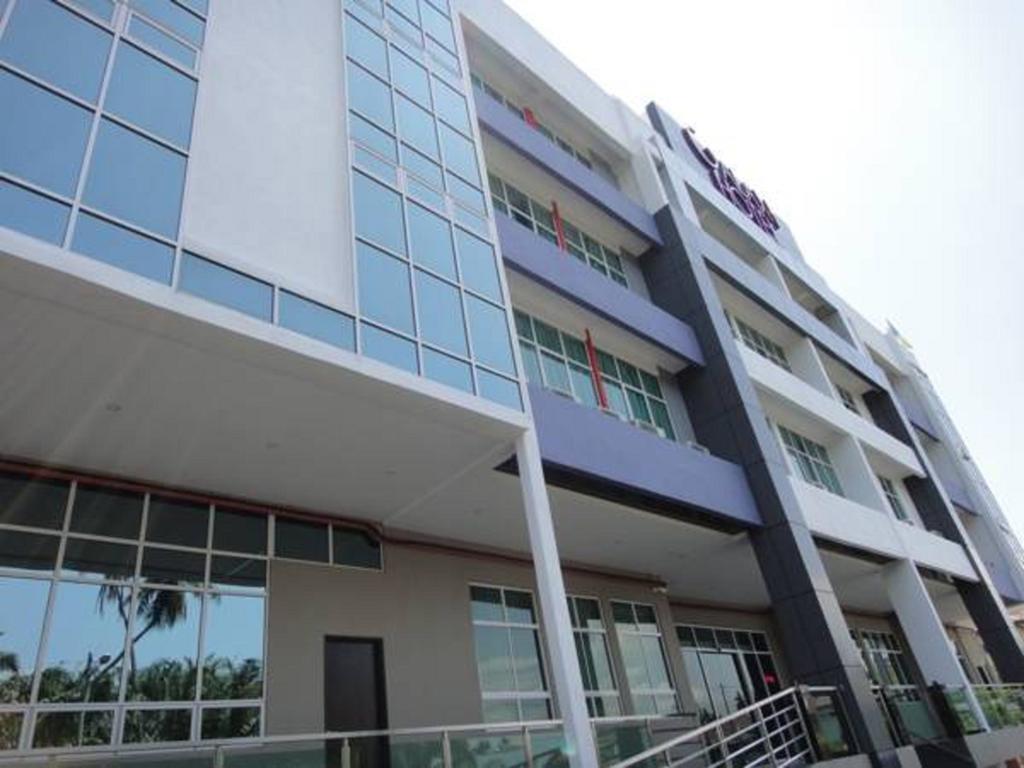 Galaxy Hotel Simpang Ampat  Exterior photo