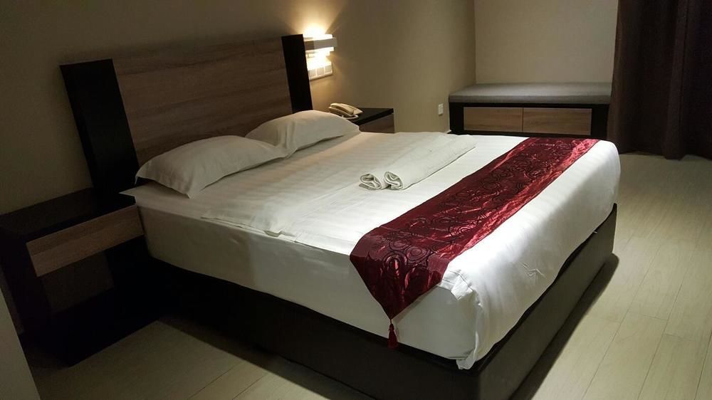 Galaxy Hotel Simpang Ampat  Exterior photo